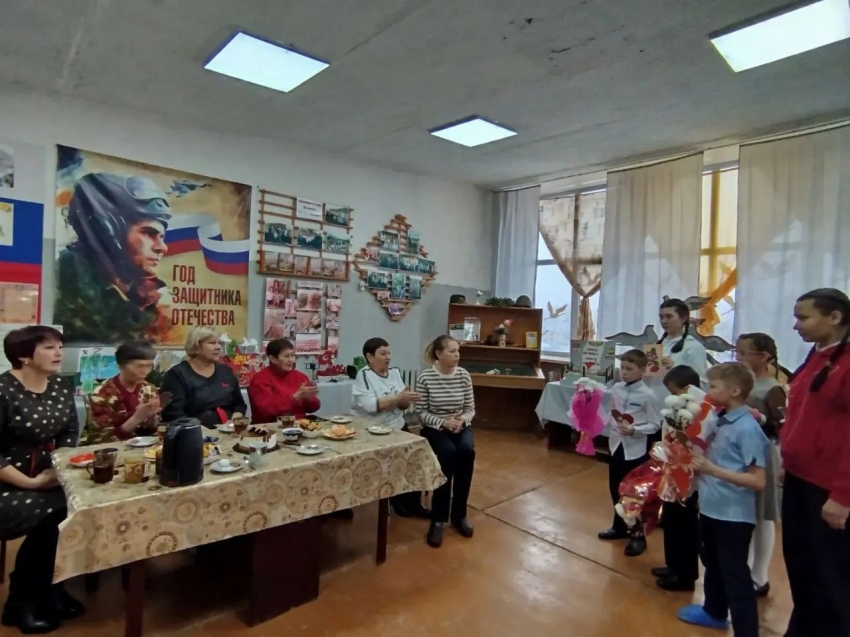 ​В социальных учреждениях Забайкалья отметили День матери особым теплом и вниманием